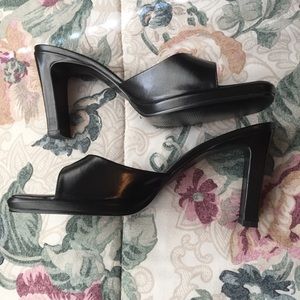 🌿 Gianni Bini Black Leather Heels 🍃